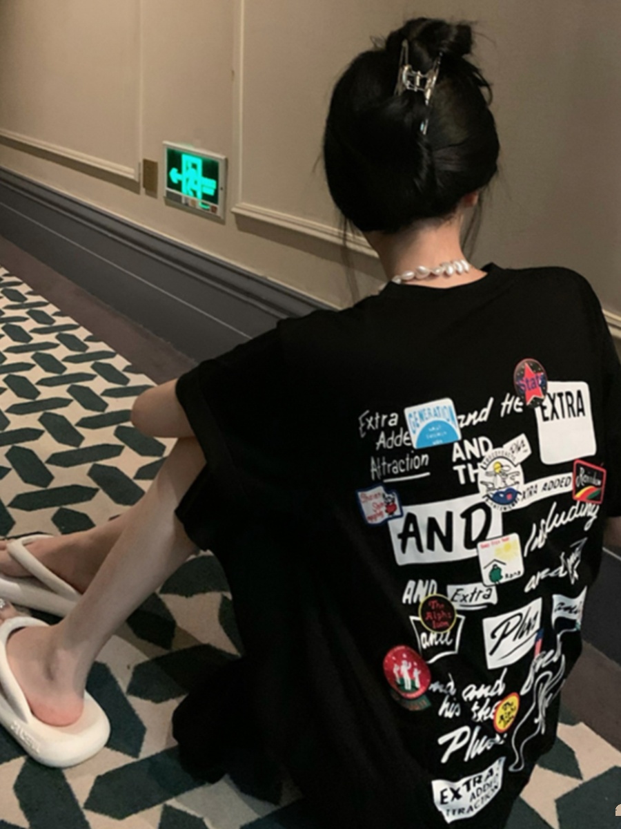 黒半袖 Tシャツドレス女性夏ルーズミディ膝丈ガウンバックプリ - Korean Style A Line Shirt Dress のレビューと価格