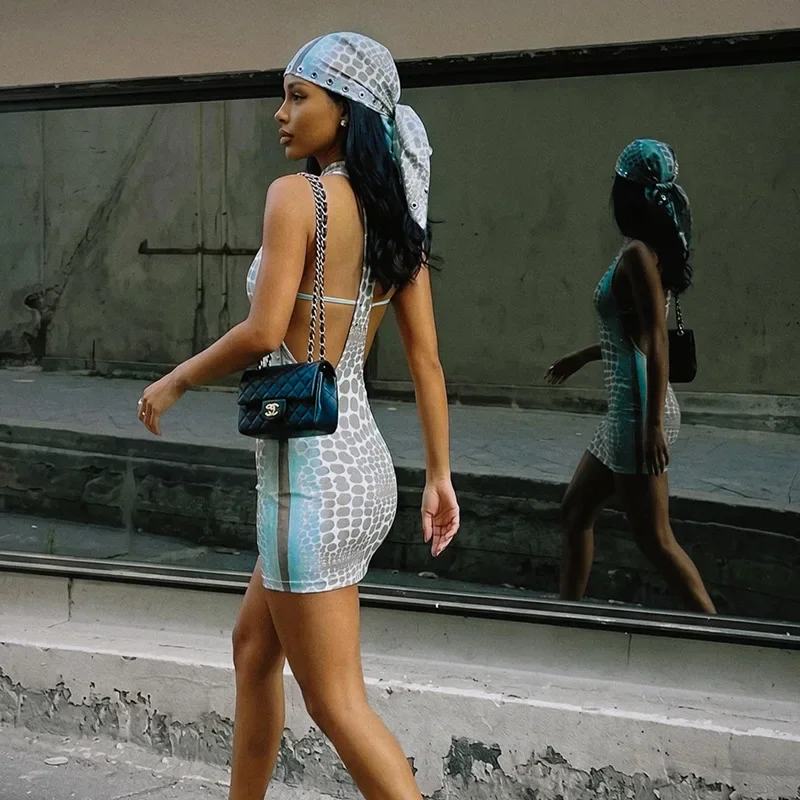 セクシーなホルターネック、スタッズ付きミニドレス。レディース - Y2K Backless Halter Mini Dress のレビューと価格